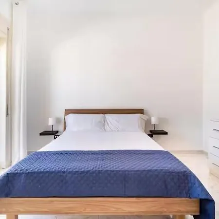 8 Guests Ac, Balcony And Wifi Noto